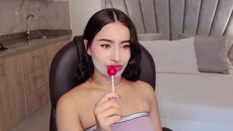 Snapshot of saskia_litt chatting on 01-14-26, 04:07 saskia litt online show from 01-14-26, 04:07