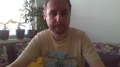 Snapshot of sasko877 chatting on 05-17-26, 04:21 sasko877 online show from 05-17-26, 04:21