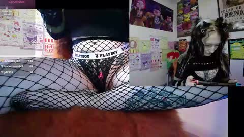 Snapshot of sassi_blondi chatting on 03-28-26, 03:00 Ivy online show from 03-28-26, 03:00