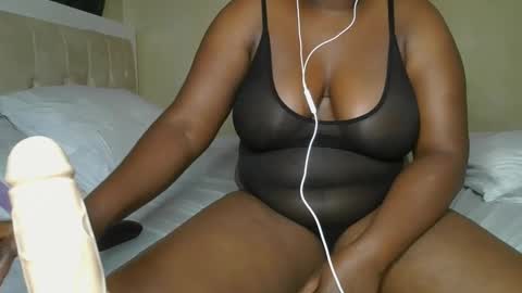 sassie_bee online show from 01-18-25, 12:24