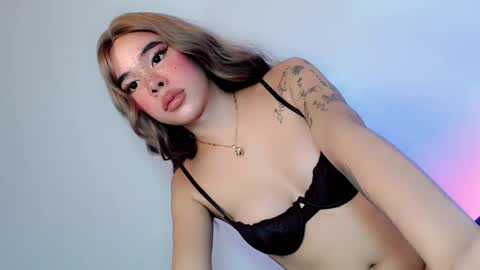 Snapshot of sassy_tiffanie chatting on 10-23-25, 01:27 Tiffanie online show from 10-23-25, 01:27