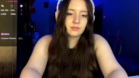 Snapshot of sassy_touch_heat_x3 chatting on 10-13-25, 06:08 Marmulka or Mary online show from 10-13-25, 06:08