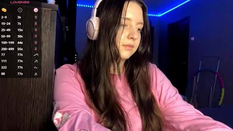 Snapshot of sassy_touch_heat_x3 chatting on 10-15-25, 05:02 Marmulka or Mary online show from 10-15-25, 05:02