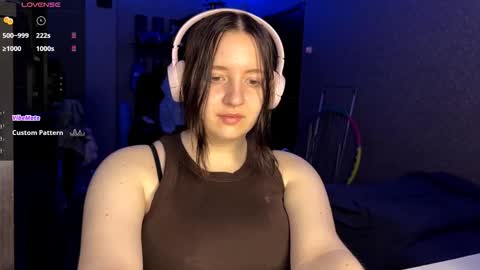 Snapshot of sassy_touch_heat_x3 chatting on 10-16-25, 05:47 Marmulka or Mary online show from 10-16-25, 05:47