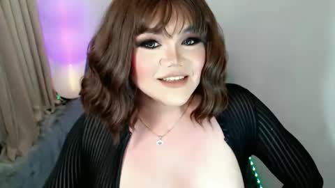 Snapshot of sassy_vivits chatting on 05-07-26, 05:35 sassy_vivits online show from 05-07-26, 05:35