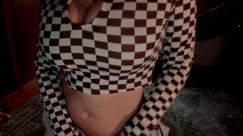 Ms. Oh   online show from 12-13-24, 07:10