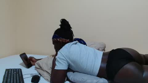 Snapshot of sassybabe20 chatting on 10-17-25, 08:55 sassybabe20 online show from 10-17-25, 08:55