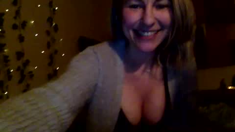 Sassyella online show from 03-10-25, 05:00