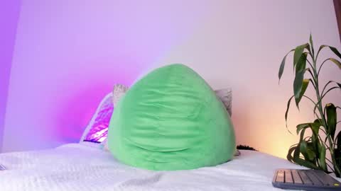 Snapshot of satanas_333 chatting on 11-06-25, 11:59 online show from 11-06-25, 11:59