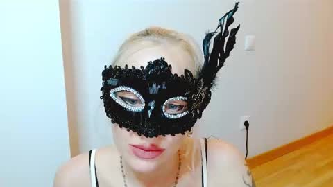 Snapshot of satinqueen90 chatting on 10-13-25, 06:13 Satinqueen90 online show from 10-13-25, 06:13