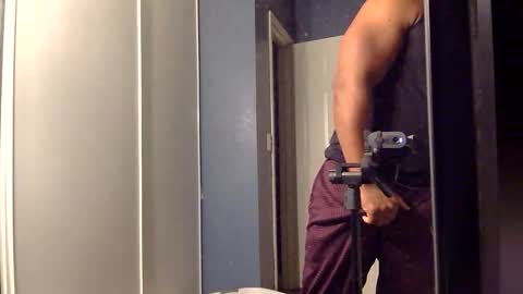 Snapshot of satisfaction01 chatting on 11-27-25, 01:35 satisfaction01 online show from 11-27-25, 01:35