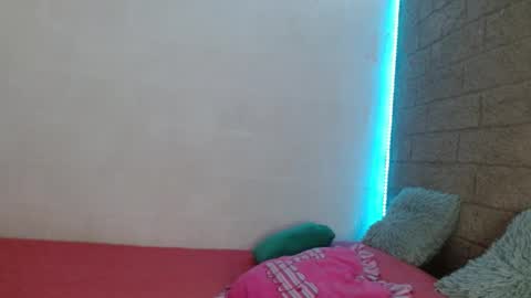 Snapshot of sativa_29 chatting on 12-17-24, 05:47 Sativa online show from 12-17-24, 05:47