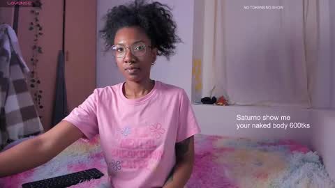 Snapshot of saturno_vibes chatting on 01-22-25, 11:56 saturno_vibes online show from 01-22-25, 11:56