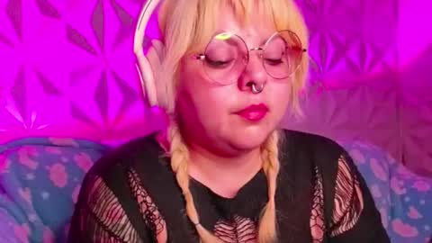 Gina George online show from 10-18-25, 12:13