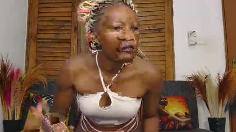 Snapshot of saucy_angels chatting on 03-08-25, 03:17 Saucy online show from 03-08-25, 03:17