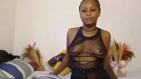 Snapshot of saucy_angels chatting on 10-11-25, 05:39 Saucy online show from 10-11-25, 05:39