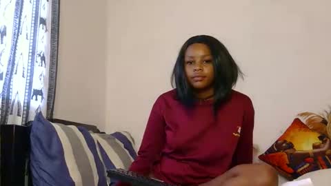 Snapshot of saucy_angels chatting on 10-21-25, 05:41 Saucy online show from 10-21-25, 05:41