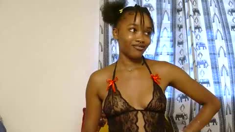 Snapshot of saucy_angels chatting on 11-03-25, 02:18 Saucy online show from 11-03-25, 02:18