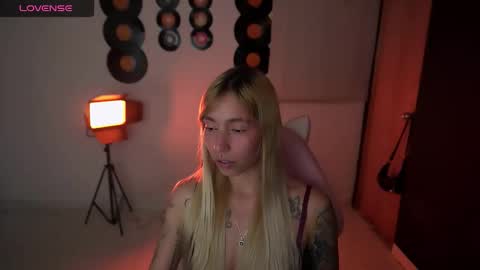 Snapshot of saucy_jenn1 chatting on 04-12-26, 03:44 I AM JENN online show from 04-12-26, 03:44