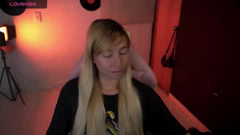 Snapshot of saucy_jenn1 chatting on 04-17-26, 04:15 I AM JENN online show from 04-17-26, 04:15