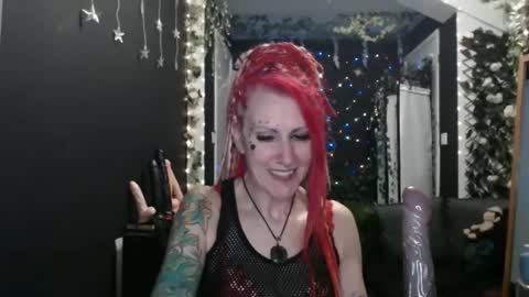 SaucySky online show from 02-15-25, 01:21