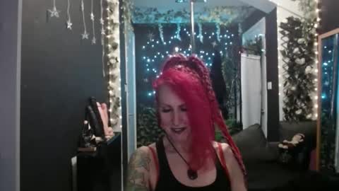 SaucySky online show from 11-18-25, 10:14