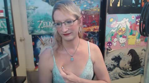 Savanah online show from 10-22-25, 02:34