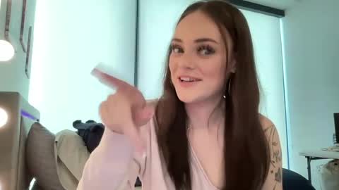 Savannah Waters online show from 05-17-26, 11:34