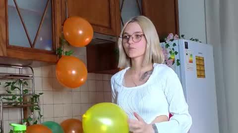 Snapshot of savannahshor chatting on 10-04-25, 08:29 savannahshor online show from 10-04-25, 08:29