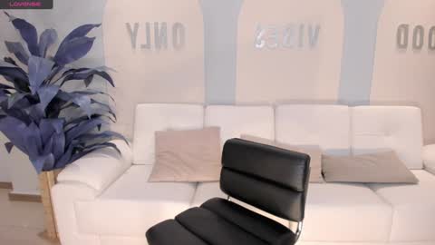 S a v a n n a h  online show from 01-07-25, 12:09