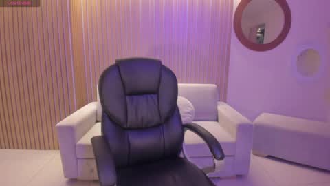 S a v a n n a h  online show from 01-14-25, 06:49