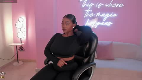 Snapshot of savannahstorm_ chatting on 04-28-26, 12:54 S a v a n n a h online show from 04-28-26, 12:54