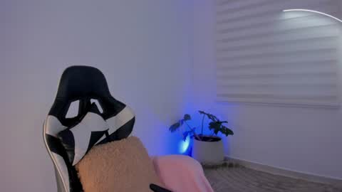 Savannahwildee online show from 08-05-26, 11:24