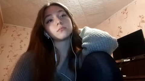 Snapshot of savannasotos chatting on 09-12-25, 06:52 Sophie online show from 09-12-25, 06:52