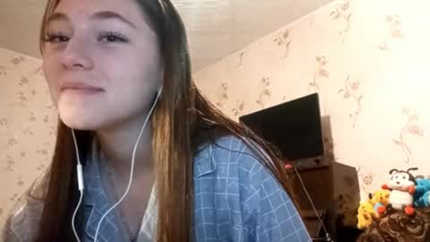 Snapshot of savannasotos chatting on 09-14-25, 02:27 Sophie online show from 09-14-25, 02:27