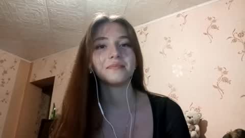 Snapshot of savannasotos chatting on 09-24-25, 01:14 Sophie online show from 09-24-25, 01:14