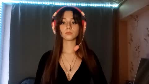 Snapshot of savannasotos chatting on 10-10-25, 04:17 Sophie online show from 10-10-25, 04:17