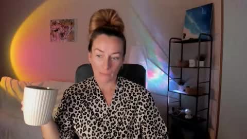 save the qween online show from 10-15-25, 10:15