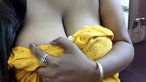 Snapshot of savita0969 chatting on 04-16-26, 01:45 Anjali online show from 04-16-26, 01:45