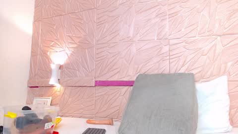 savory_pussy18 online show from 12-06-24, 01:55