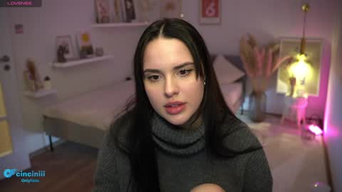 Snapshot of savvage_play chatting on 01-29-25, 07:22 Naomi online show from 01-29-25, 07:22