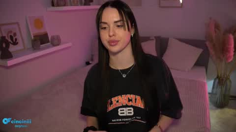 Snapshot of savvage_play chatting on 02-19-25, 07:48 Naomi online show from 02-19-25, 07:48