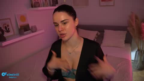 Snapshot of savvage_play chatting on 02-26-25, 08:00 Naomi online show from 02-26-25, 08:00