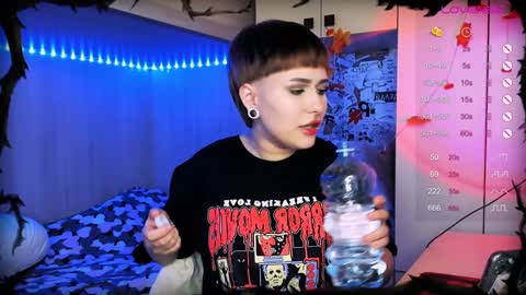 Snapshot of say_mary chatting on 12-02-24, 05:04 pronoun she. name Mary. age 21. online show from 12-02-24, 05:04