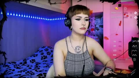 Snapshot of say_mary chatting on 12-11-24, 04:31 pronoun she. name Mary. age 21. online show from 12-11-24, 04:31