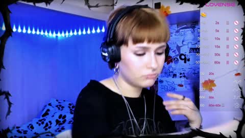 Snapshot of say_mary chatting on 12-16-24, 02:15 pronoun she. name Mary. age 21. online show from 12-16-24, 02:15