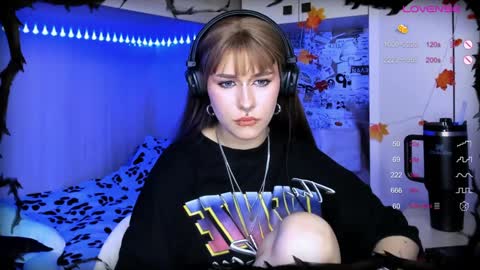 Snapshot of say_mary chatting on 12-16-24, 08:48 pronoun she. name Mary. age 21. online show from 12-16-24, 08:48