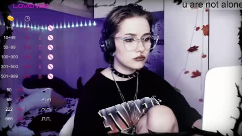 Snapshot of say_mary chatting on 02-14-25, 06:08 pronoun she. name Mary. age 21. online show from 02-14-25, 06:08