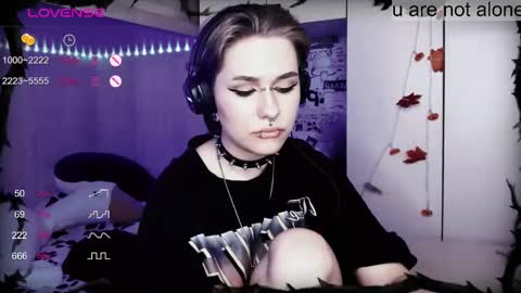 Snapshot of say_mary chatting on 02-14-25, 09:21 pronoun she. name Mary. age 21. online show from 02-14-25, 09:21