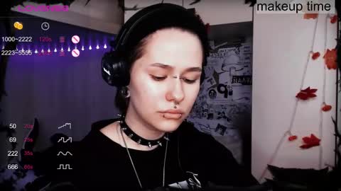 Snapshot of say_mary chatting on 02-15-25, 10:44 pronoun she. name Mary. age 21. online show from 02-15-25, 10:44